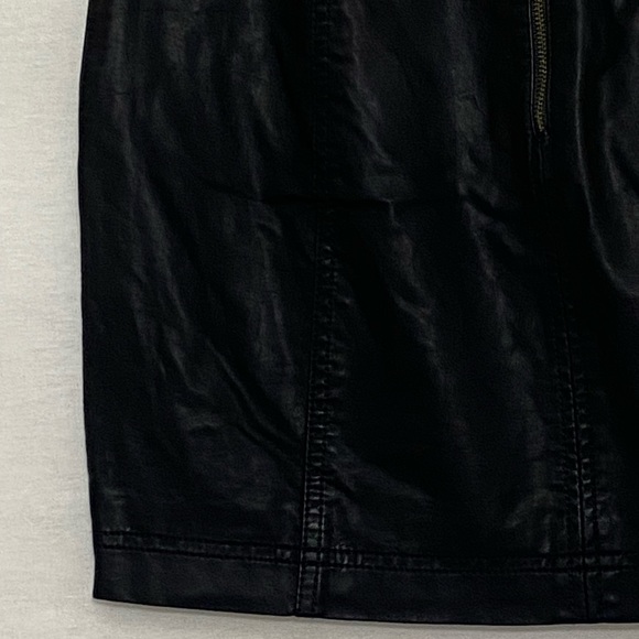 Free People Black Vegan Leather Mini Skirt DD-43 Size 4 - Picture 8 of 15